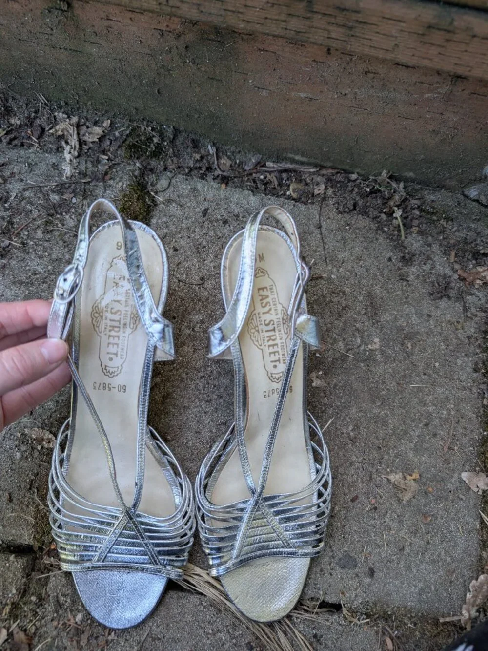 Made in Italy vintage Easy Street strappy slingback silver heels size 9 - Picture 5 of 5